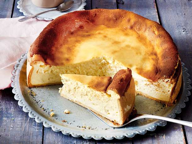 image of the famous oma kathi Käsekuchen, in english cheesecake