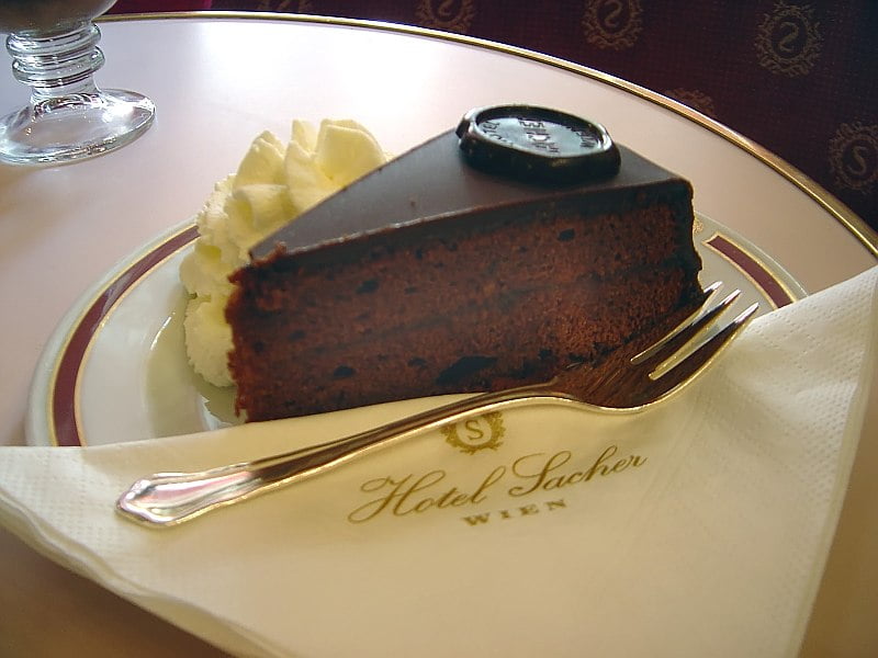 this is the image of the original sacher torte from the hotel sacher in austria Copyright © 2005 David Monniaux