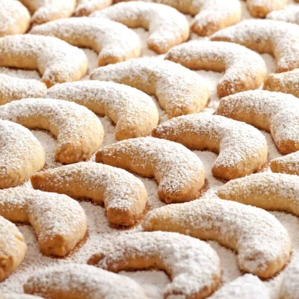 vanille-kipferl Delicious homemade Vanille Kipferl cookies, dusted with powdered sugar.